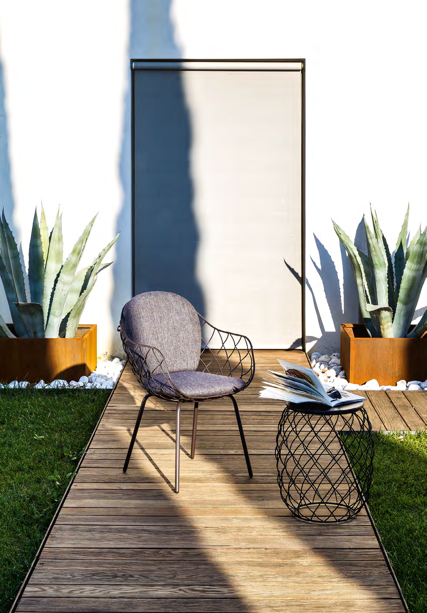 Top Outdoor Furniture Project Supplier Canada : Premium B2B Solutions