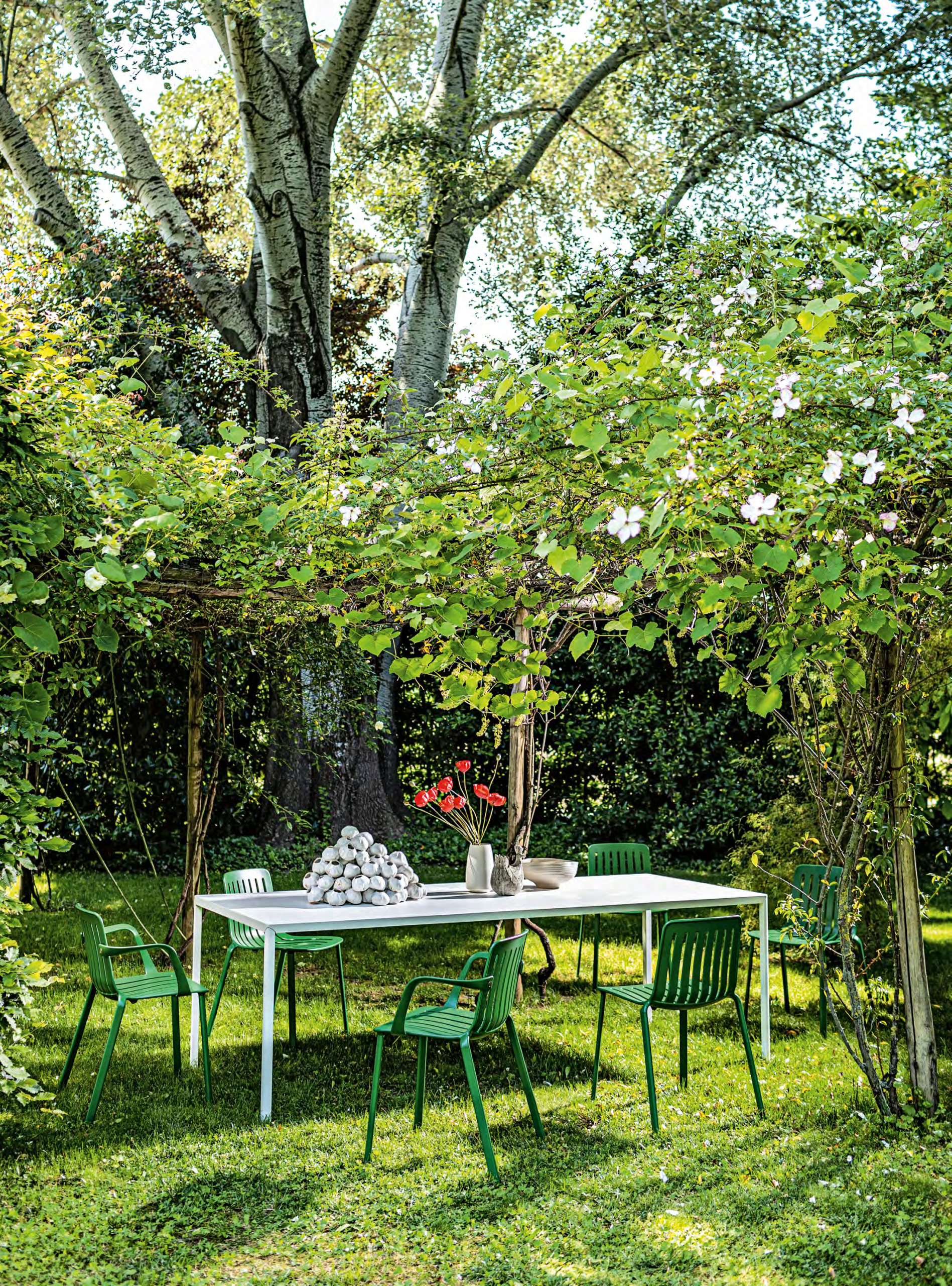 Leading Outdoor Furniture Contractor Canada  Solutions for B2B Growth