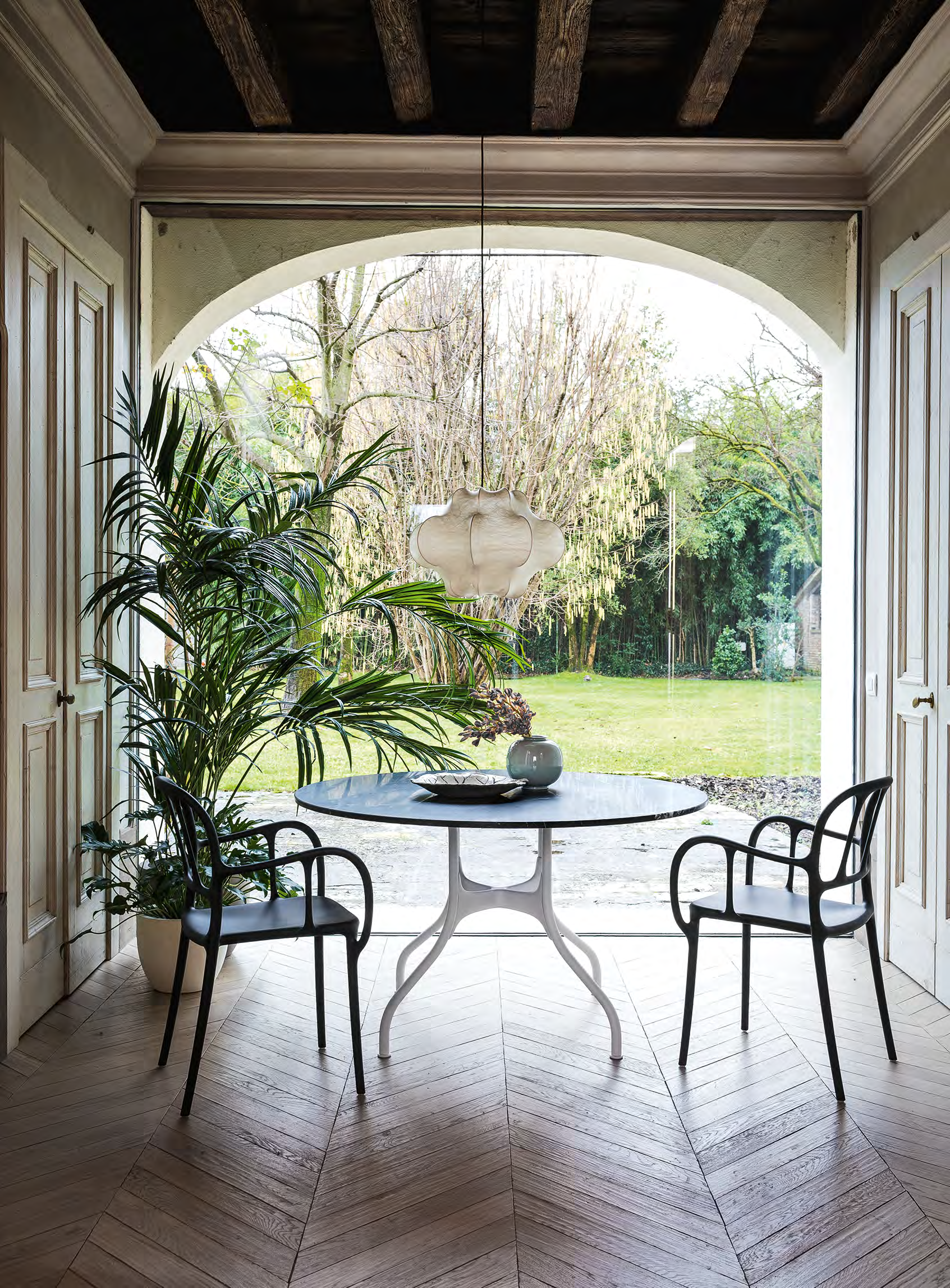 Choosing the Right Outdoor Furniture Supplier: A Comprehensive Guide for B2B Buyers