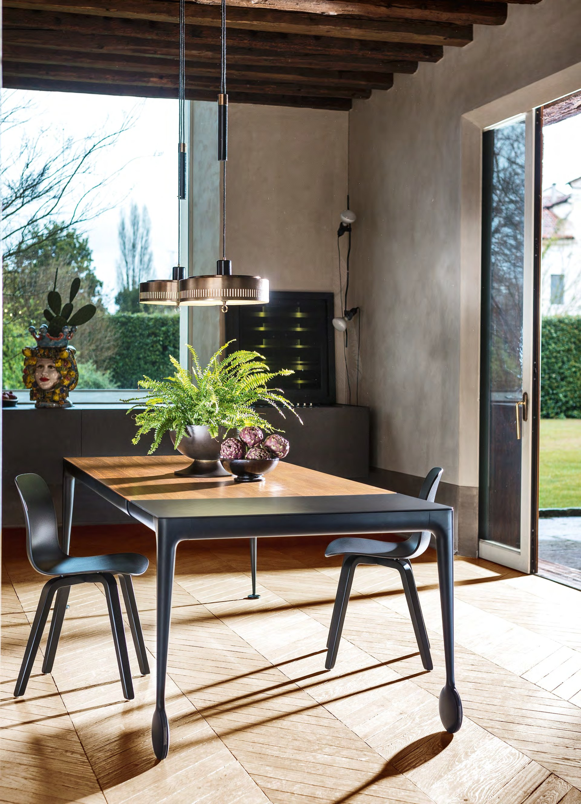 Logistics Guide for Importing Office Furniture for School London